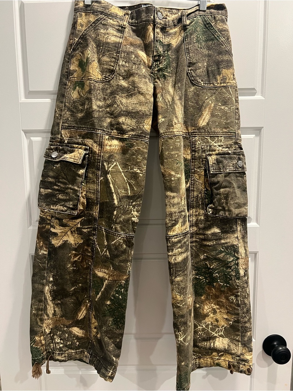 REVICE Camouflage Cargo Pants in Green and Brown